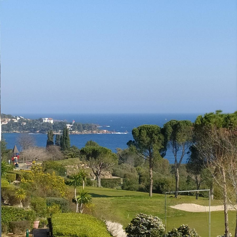 Studio 4P Vue Mer Calme Cap Esterel Saint-Raphaël المظهر الخارجي الصورة